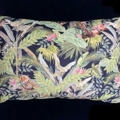 Melting Pot Amsterdam Kussen Delano Velvet Green/Black 60x40cm Incl Binnenkussen 8 Melting Pot Amsterdam Kussen Delano Velvet Green/Black 60x40cm Incl Binnenkussen