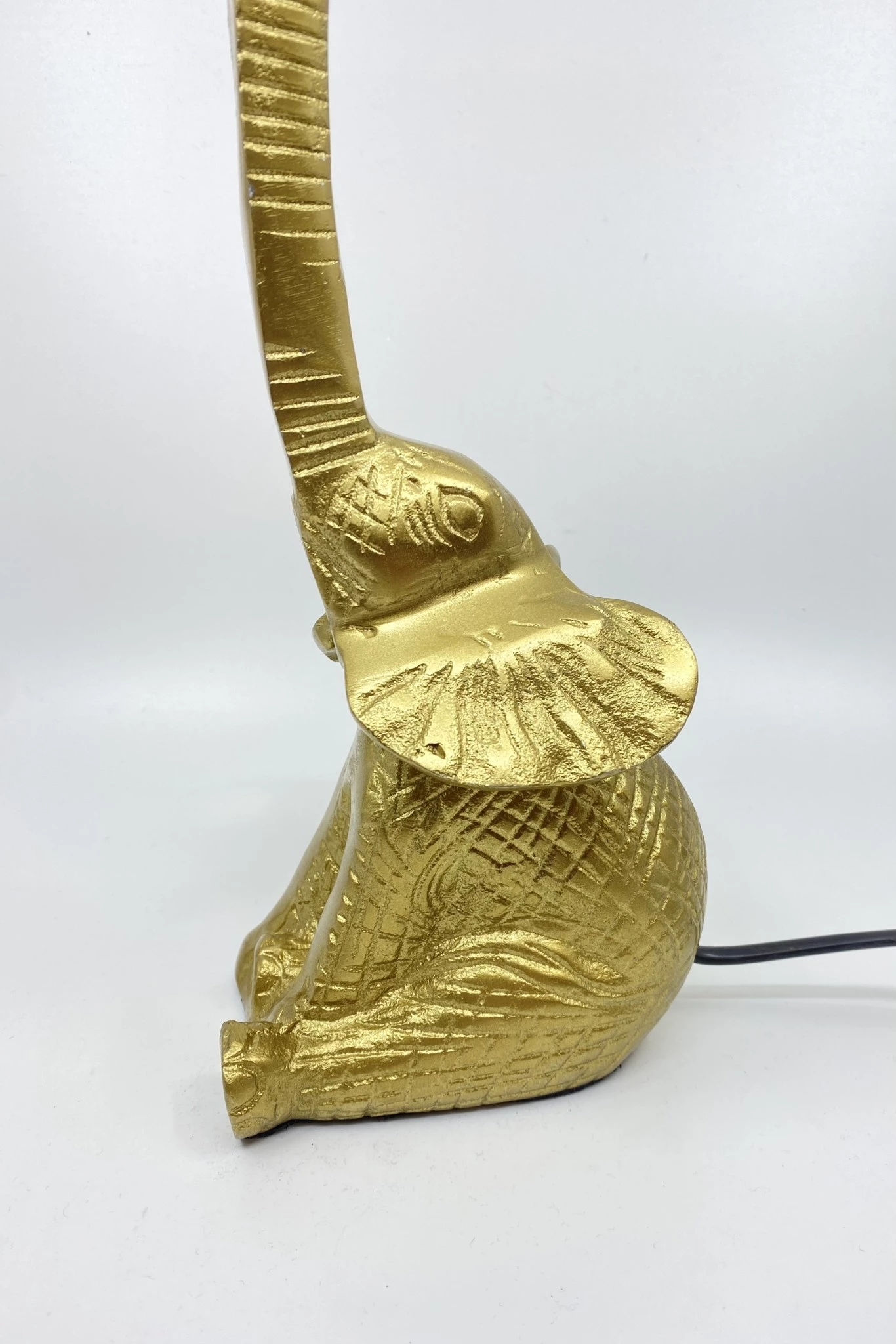 Melting Pot Amsterdam Tafellamp Olifant Alu/Raw Bronze Goudkleur 2 Melting Pot Amsterdam Tafellamp Olifant Alu/Raw Bronze Goudkleur